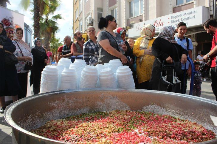 Eyüpsultan’da 14 bin kişiye aşure dağıtıldı G4