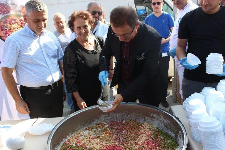 Eyüpsultan’da 14 bin kişiye aşure dağıtıldı G5