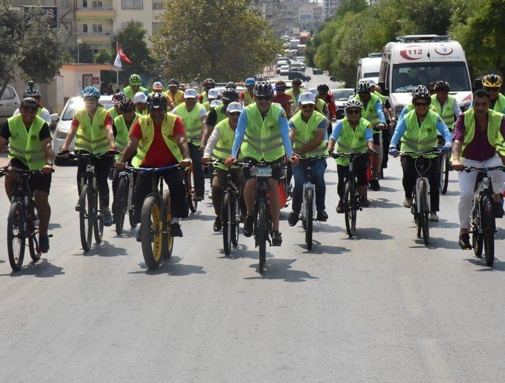 Başkan Yılmaz, personeliyle birlikte bisiklet sürdü G3