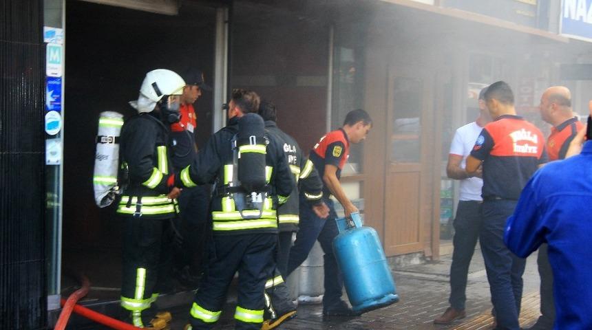 Menteşe&rsquo;de iş hanında yangın