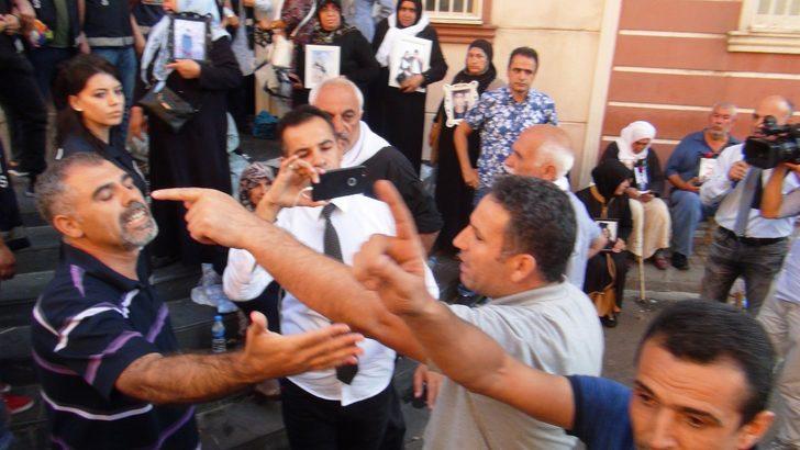 Diyarbakır'da eylemin 14'üncü günü! HDP binası önünde battaniye gerginliği G2