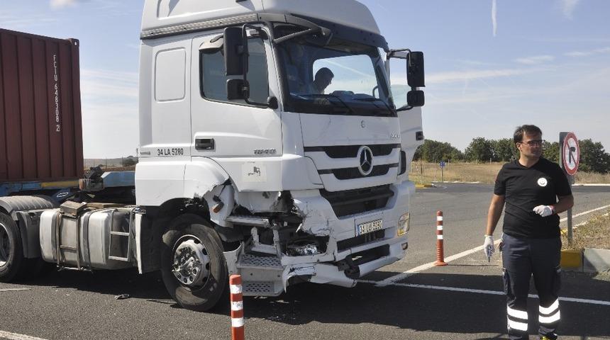 Tekirdağ&rsquo;da tır ile otomobil &ccedil;arpıştı: 1 yaralı