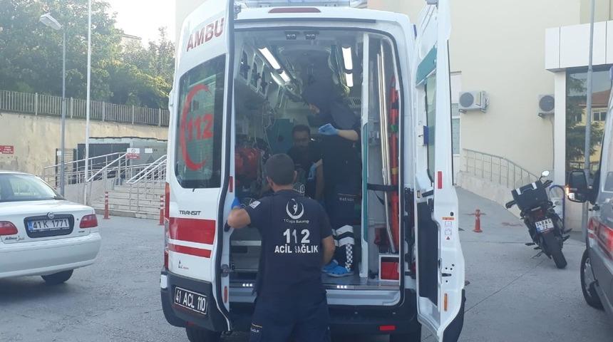Kontrolden &ccedil;ıkan aracın &ccedil;arptığı 2 kardeş yaralandı