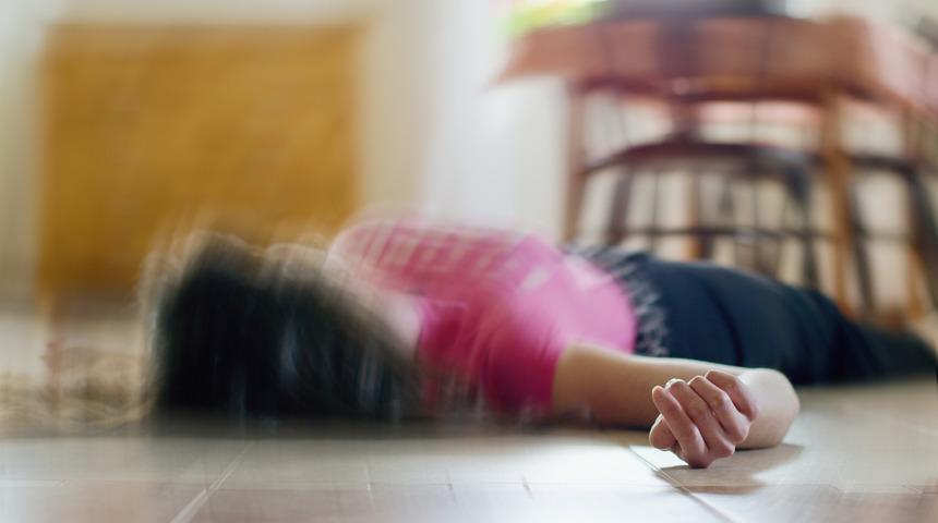 Eşini dövdüğü iddiasıyla gözaltına alınmıştı! Sorguda söylediği 'pes' dedirtti