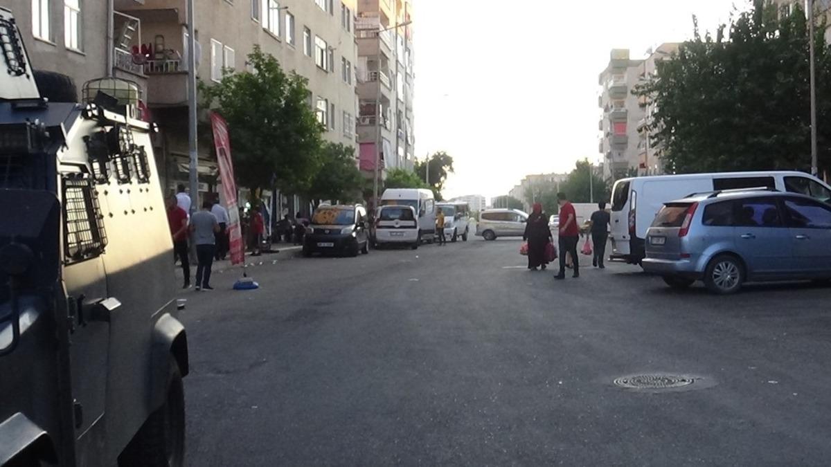 11 yaşındaki &ccedil;ocuğa taciz iddiası ortalığı karıştırdı! Polis zor kurtardı