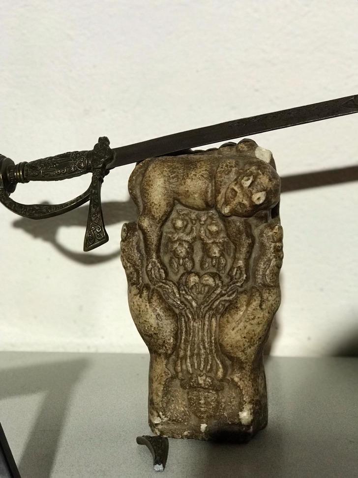 Polis rozeti, tabanca ve kelepçeyle tarihi eser kaçakçılığı G2