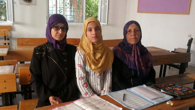 4 çocuğunu savaşta kaybeden Suriyeli kadın, Türkçe öğreniyor