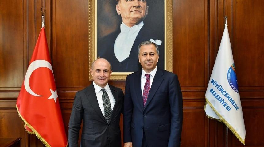 Vali Yerlikaya, B&uuml;y&uuml;k&ccedil;ekmece Belediyesi&rsquo;ni ziyaret etti