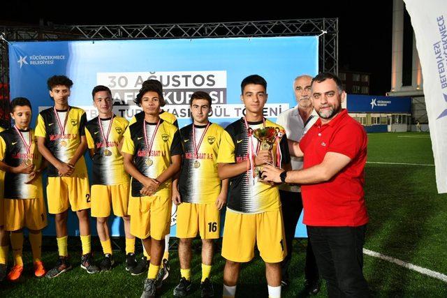 30 Ağustos Zafer Kupası Futbol Turnuvası sona erdi