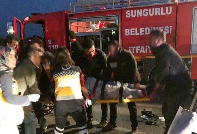 Sungurlu’da otomobil devrildi: 2 yaralı