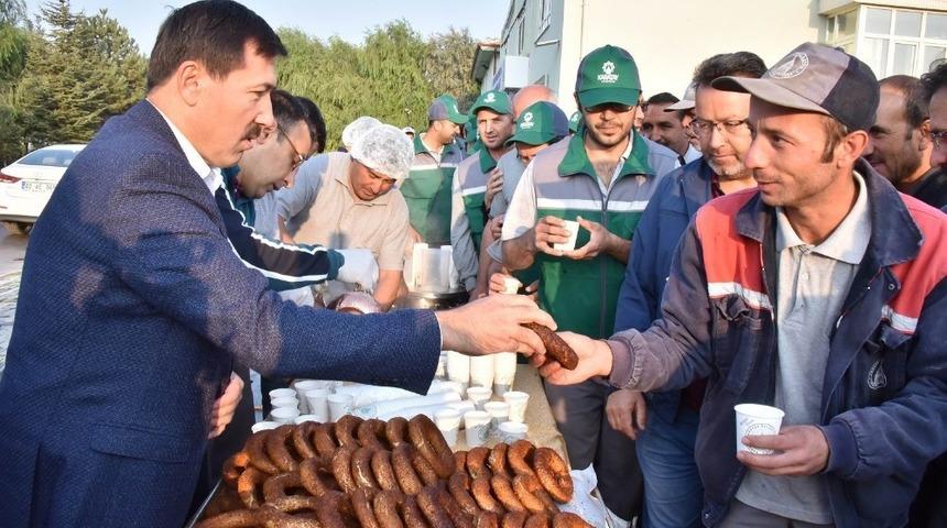 Başkan Kılca, mesai &ouml;ncesi belediye personeliyle buluştu