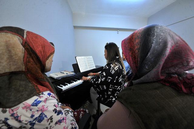 Köylü kadınların 'piyano' heyecanı