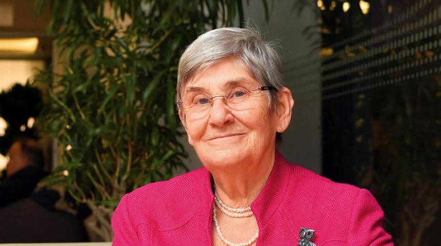 Karatay: Genç görünmeyi doğal beslenmeye borçluyum