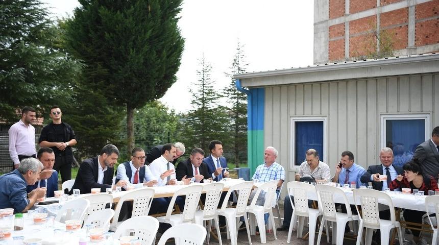 Kaymakam &Ccedil;ağlar ve Başkan Kocaman aşurede buluştu