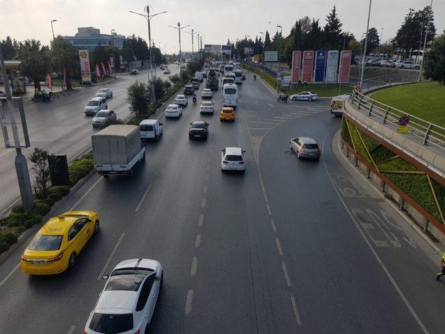 TEKNOFEST nedeniyle Atatürk Havalimanı çevresinde trafik yoğunluğu oluştu