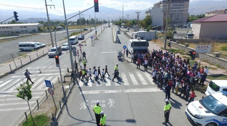 Iğdır&rsquo;da &ouml;ğrencilere trafik eğitimi