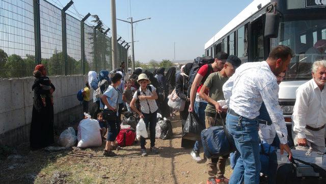 Bayramı ülkelerinde geçiren 39 bin Suriyeli döndü