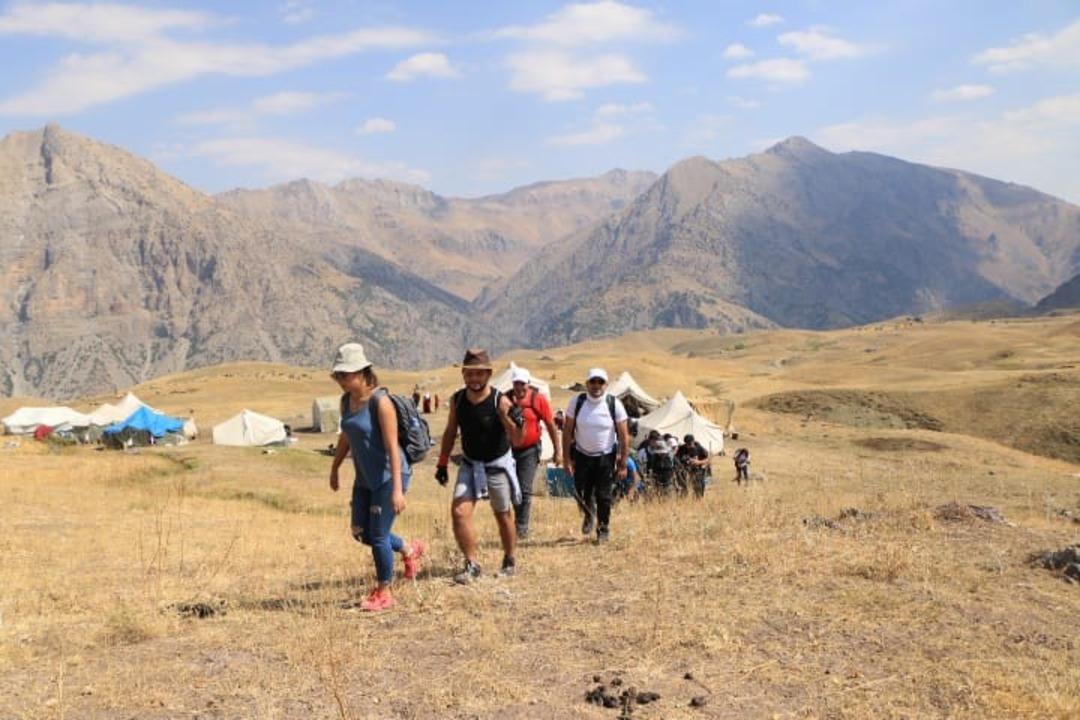 Van G&ouml;l&uuml;&rsquo;n&uuml;n kirliliğine dikkat &ccedil;ekmek i&ccedil;in 16. zirveyi yaptılar