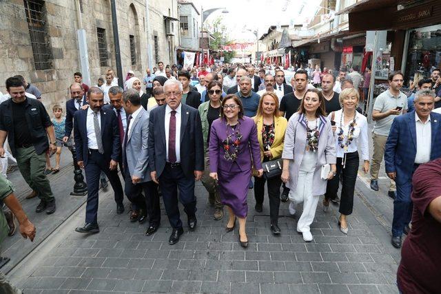 Gazikentte 1 milyon ziyaretçi lezzet kültür ve eğlenceyle buluştu