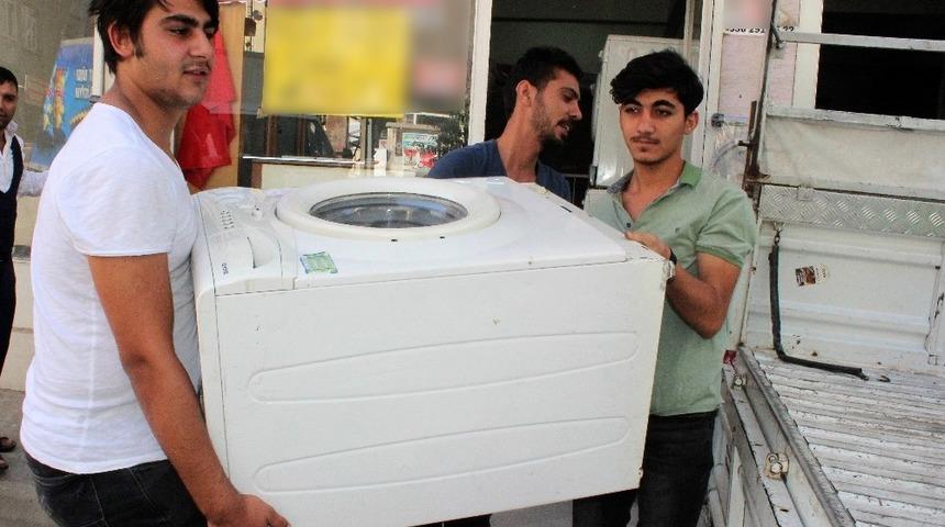 &Ouml;ğrencilerden ikinci el eşyalara yoğun talep