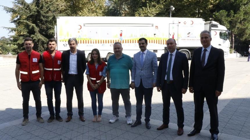 Kızılay Mobil &ccedil;ocuk dostu tırı Zonguldak&rsquo;ta