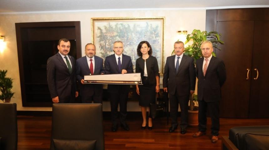 Rekt&ouml;r &Ccedil;ufalı, Ağbal ile bir araya geldi