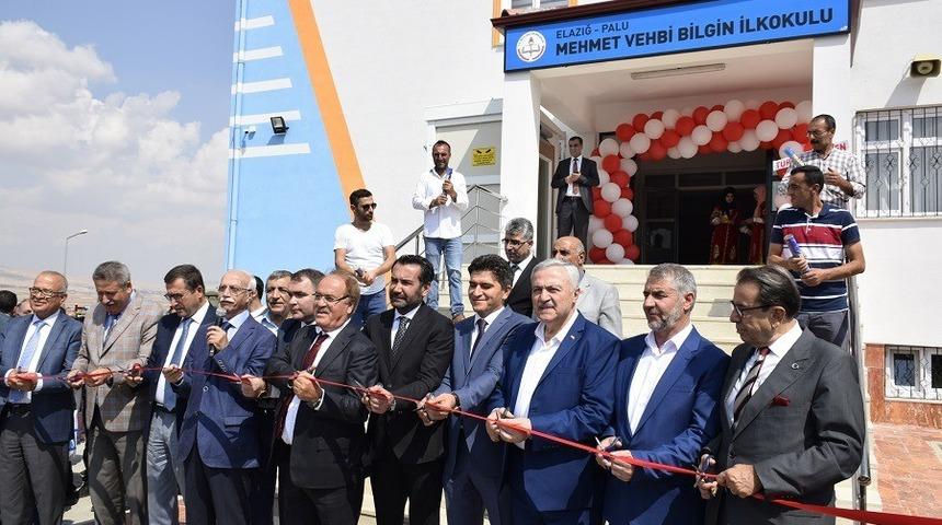 Hayırsever iş adamının yaptırdığı okul t&ouml;renle a&ccedil;ıldı