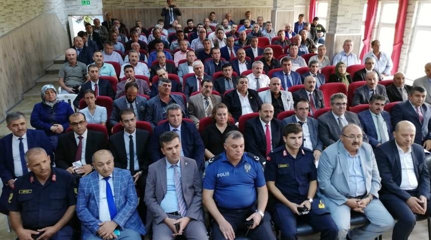 Vali Mustafa Tutulmaz Bolvadin&rsquo;de muhtarlarla bir araya geldi