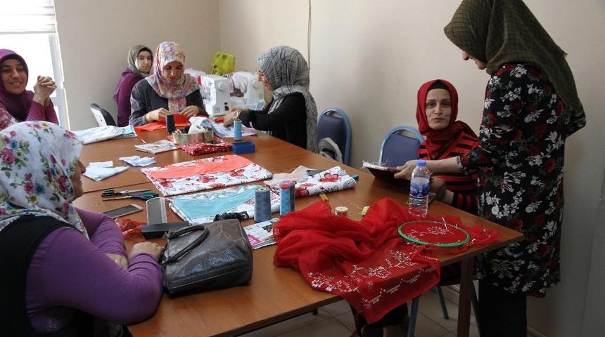 &Ccedil;ATOM&rsquo;da kadınlar hem meslek sahibi olacak hem de başka kadınlara umut olacak