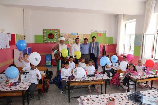Başkan Yüzügüllü okulları ziyaret etti