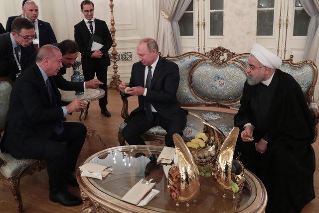 Erdoğan, Ruhani ve Putin'e incir ikram etti