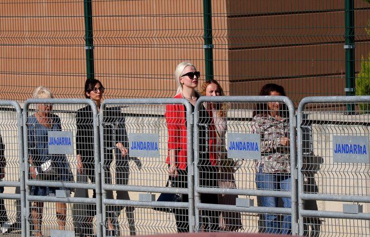 Adnan Oktar savunma yaparken çekilen fotoğrafa suç duyurusu G1