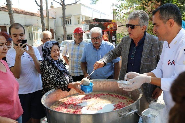 Edremit Belediyesi 25 bin kişilik aşure dağıttı G4