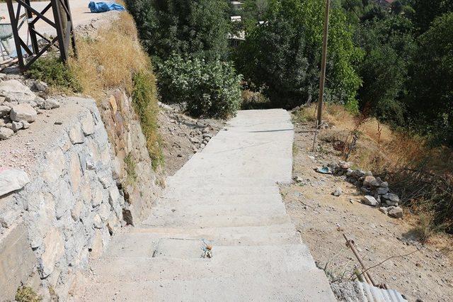 Bitlis’te merdivenler yenileniyor