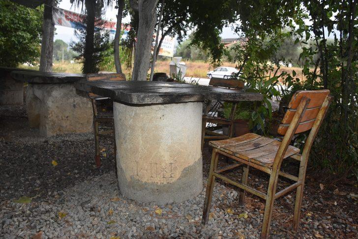 25 yıldır kahvehanede kullanılan taş, 2 bin yıllık yön tabelası çıktı! G1