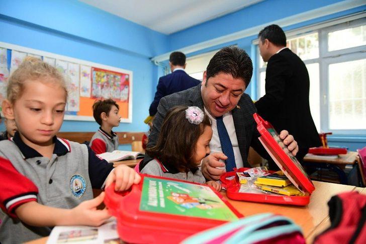 Minik öğrencilerin kırtasiye malzemeleri Altınordu Belediyesinden G1