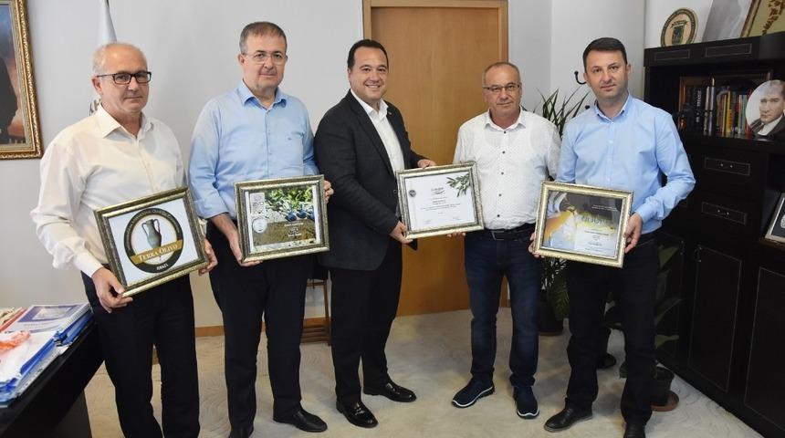 Zeytinyağı işletmecisi Bilen&rsquo;den Başkan Dutlulu&rsquo;ya ziyaret