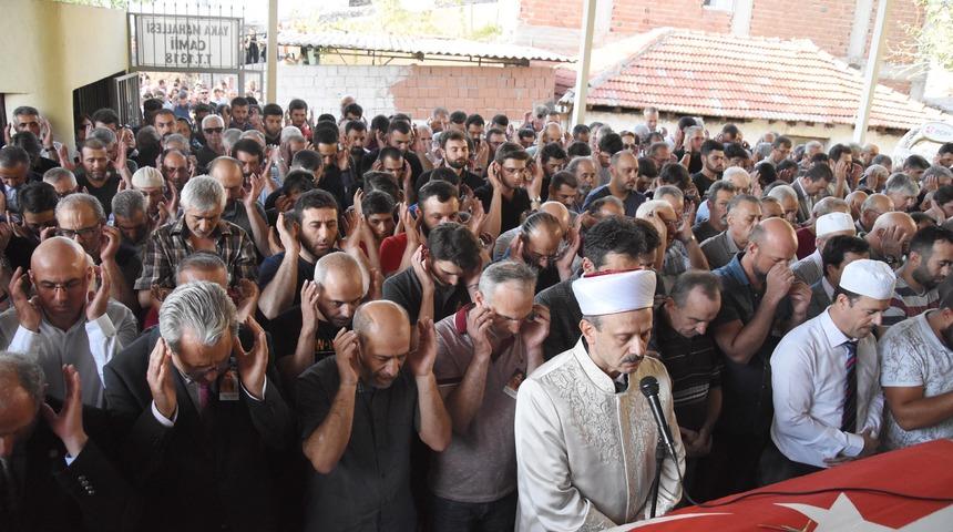 Kampüsteki kazada ölen Sezen için üniversitede hazin tören (2)