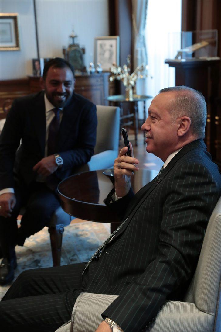 Cumhurbaşkanı Erdoğan tarihi anları böyle izledi G1