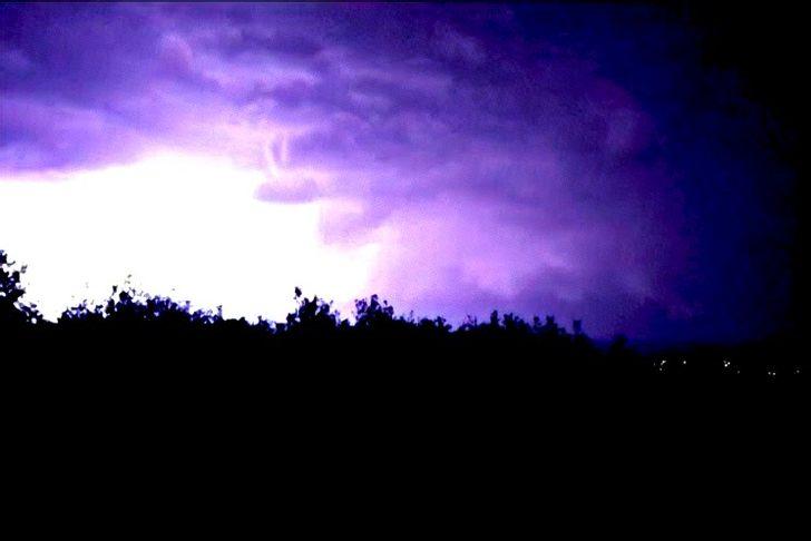 Erzurum'da şimşekler geceyi aydınlattı! İnanılmaz görüntüler G2