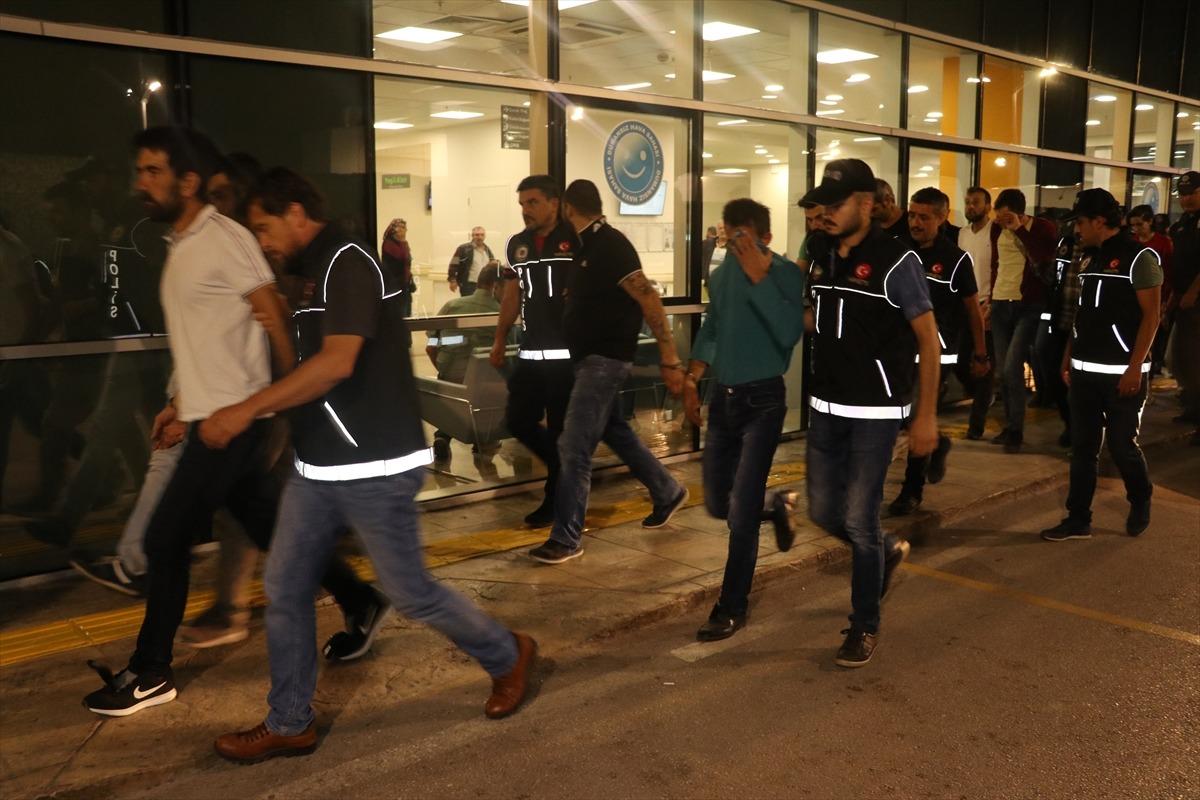 Dev operasyon! 13 adrese eş zamanlı baskın: 17 g&ouml;zaltı