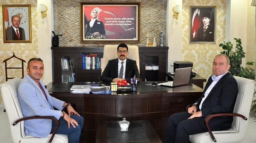 Kızılay Erzurum B&ouml;lge Kan Uzmanı İrfan K&uuml;&ccedil;&uuml;k&rsquo;ten, Kaymakam Coşkun&rsquo;a ziyaret