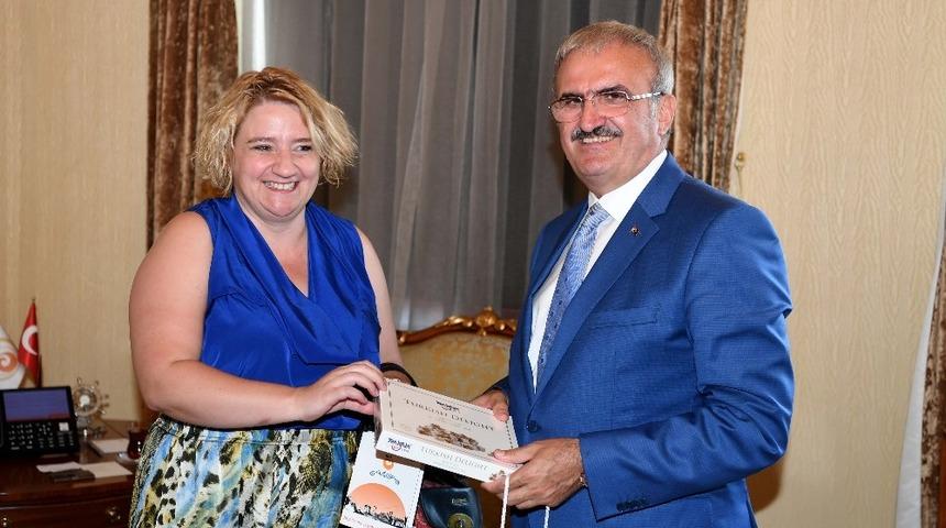 Vali Karaloğlu, "Polonya’da Türkiye festivali yapacağız"