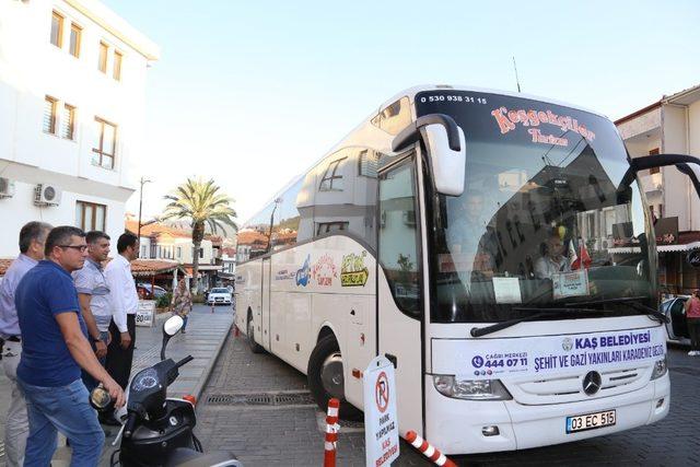 Kaş Belediyesinden gazilere Karadeniz gezisi