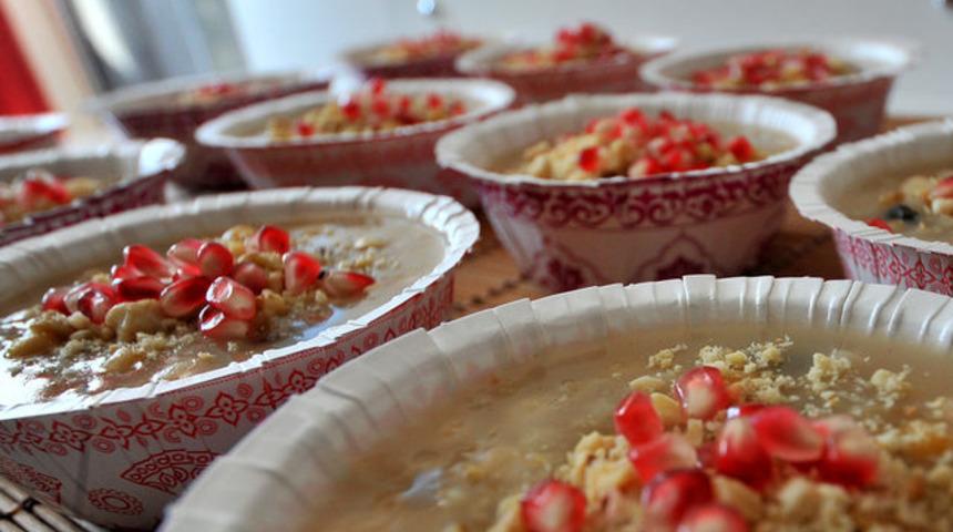 Bir kasesi 350 kalori: 3 dilim ekmek ve 1 porsiyon meyveye eşdeğer