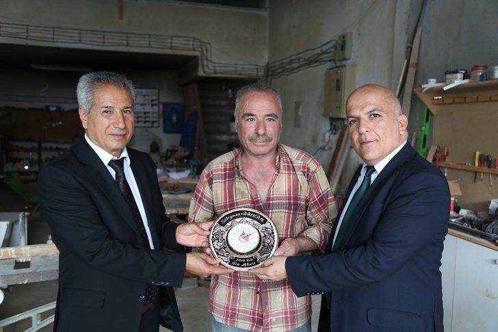 Tunceli’de yılın ahisi, kalfası ve çırağına plaket G5