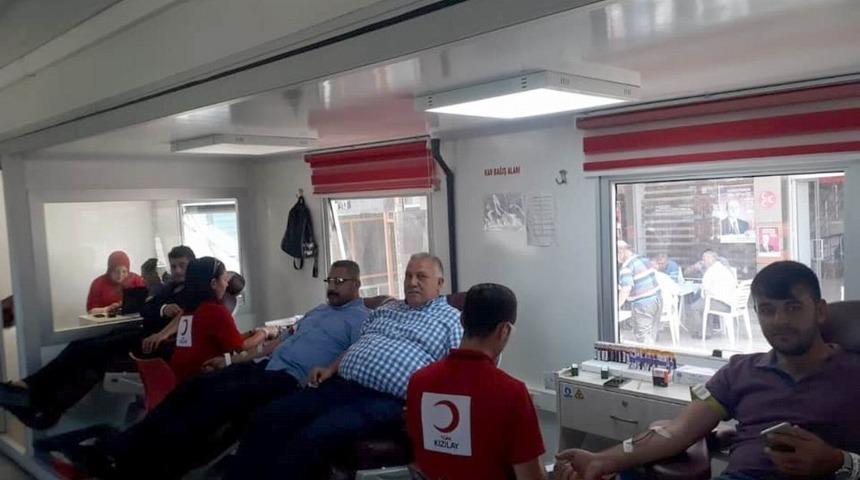 MHP’lilerden kan bağışı