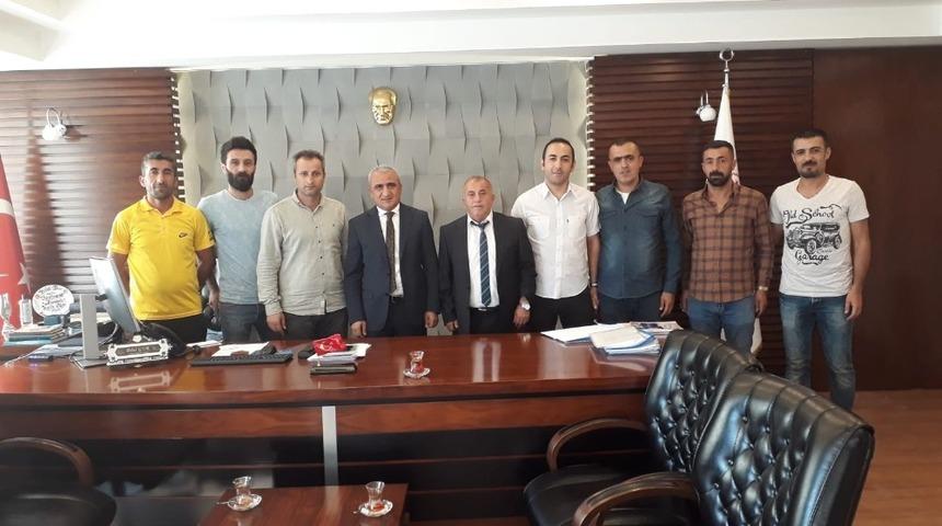 S&uuml;mb&uuml;l Spor Kul&uuml;b&uuml; y&ouml;neticilerinden M&uuml;d&uuml;r G&uuml;r&rsquo;e teşekk&uuml;r ziyareti