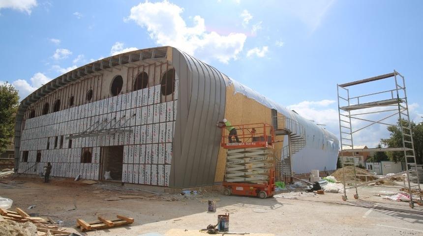 Orhangazi Spor Salonu&rsquo;nun i&ccedil; kısım &ccedil;alışmaları başladı