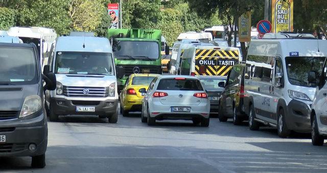 (Havadan fotoğraflarla) - Şişli'de servis işgali trafiği felç ediyor